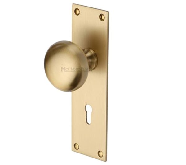 Heritage Brass Balmoral Low Profile Door Knobs On Backplate, Satin Brass (Sold In Pairs)