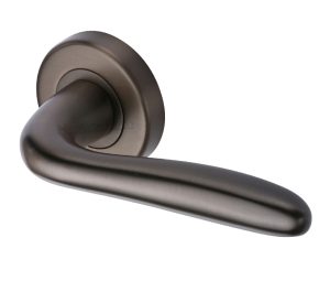 Heritage Brass Columbus Matt Bronze Door Handles On Round Rose