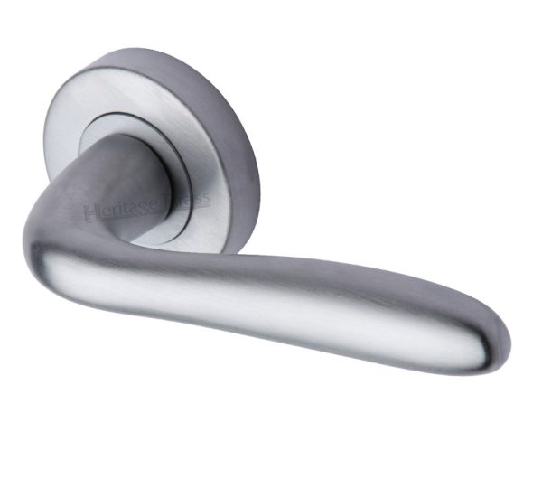 Heritage Brass Columbus Satin Chrome Door Handles On Round Rose (Sold In Pairs)