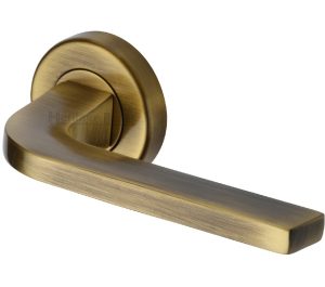 Heritage Brass Bellagio Antique Brass Door Handles On Round Rose