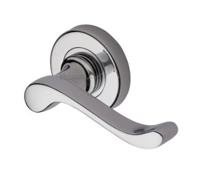 Heritage Brass Bedford Polished Chrome Door Handles On Round Rose (Sold In Pairs)